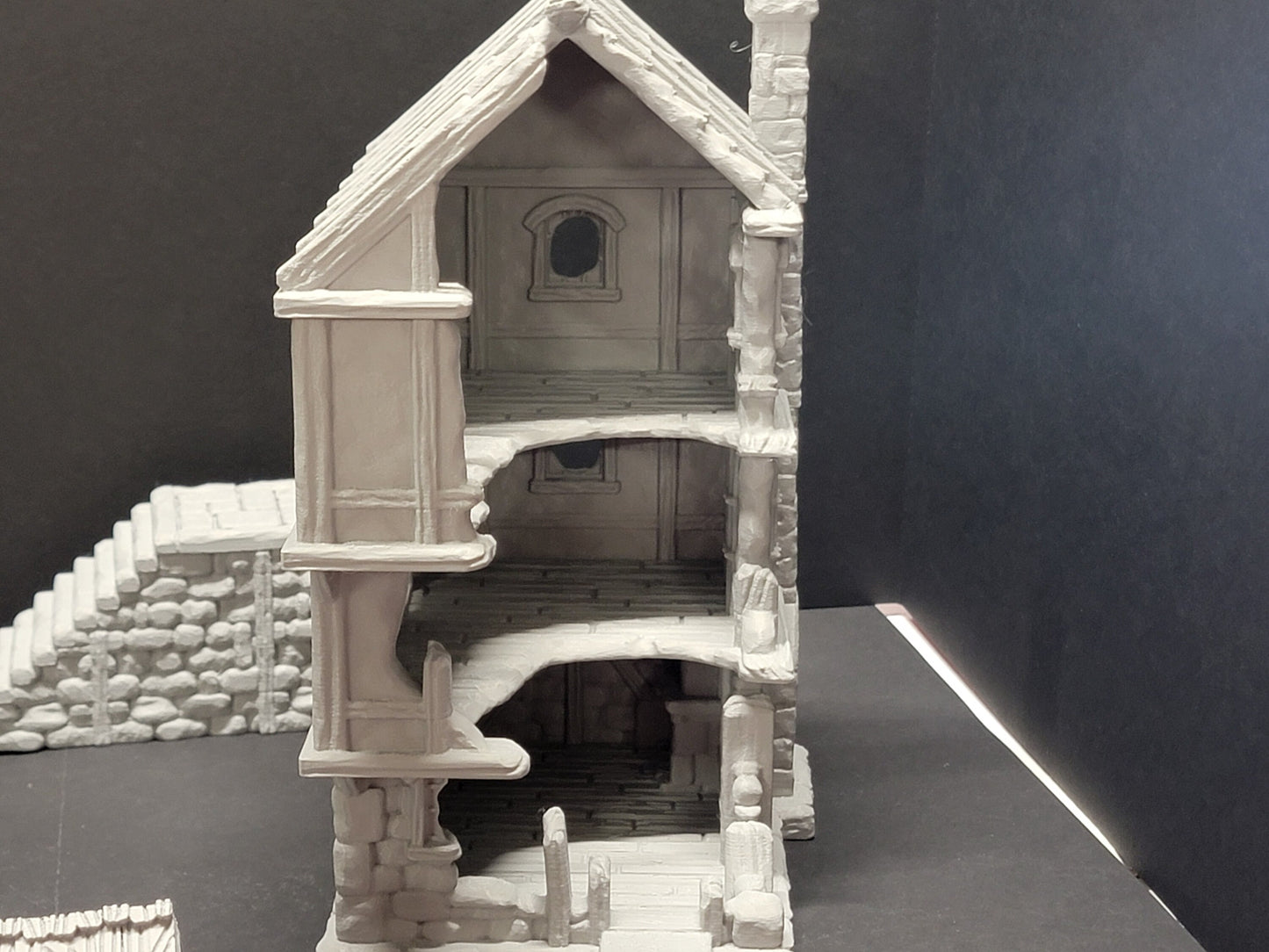 Damned City Ruined Coach House by Dadi Dungeon & Dintorni Terrain