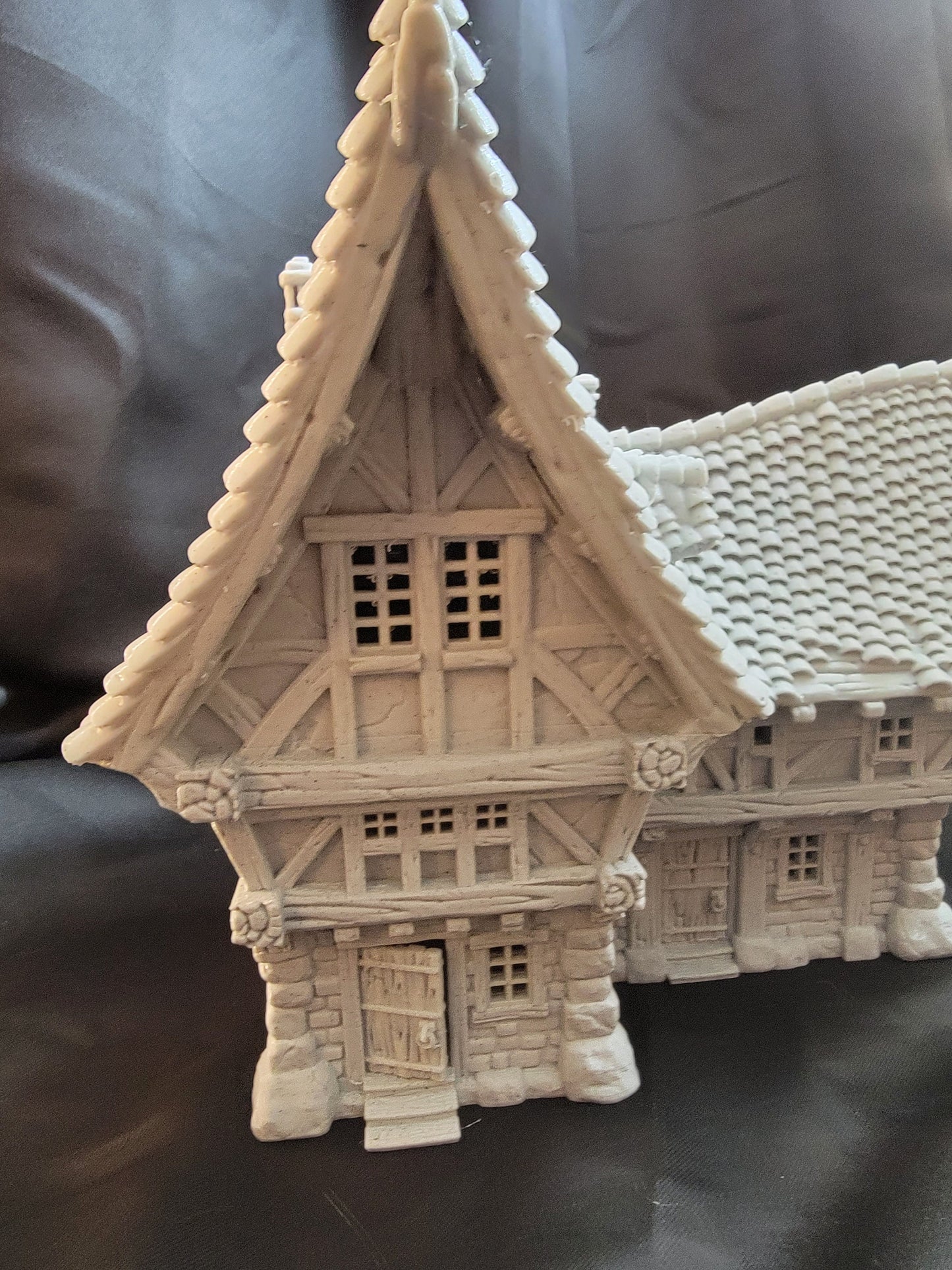 Medium House from "City of Firwood" by STL Miniatures Terrain 28mm